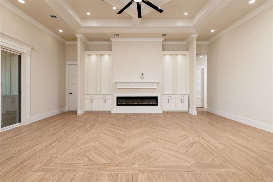Spacious, unfurnished interior of a new home in , Granbury (Image 24).
