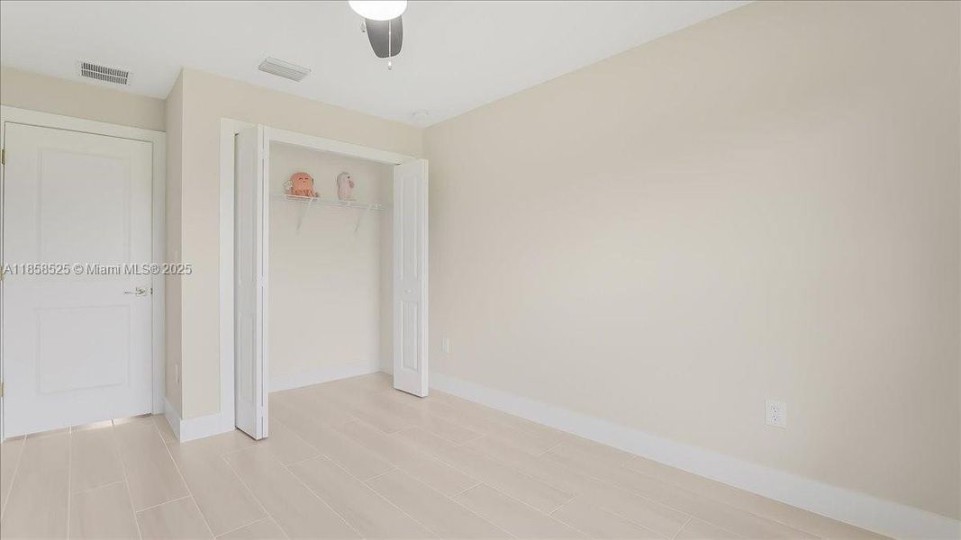 Spacious, unfurnished interior of a new home in , Lehigh Acres (Image 16).