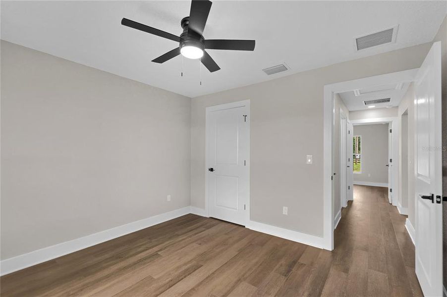 Spacious, unfurnished interior of a new home in , Bushnell (Image 18).