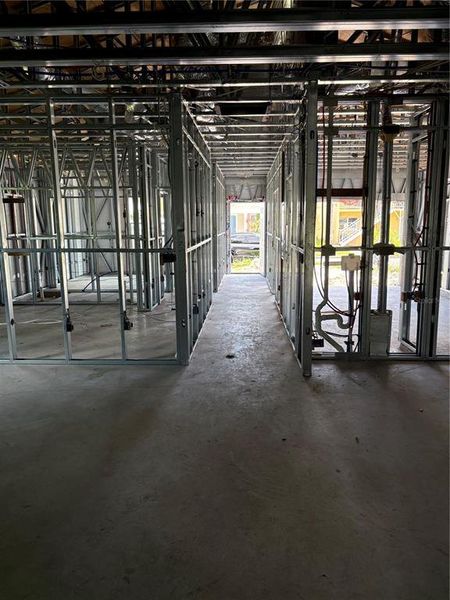 Spacious, unfurnished interior of a new home in , Orlando (Image 6).