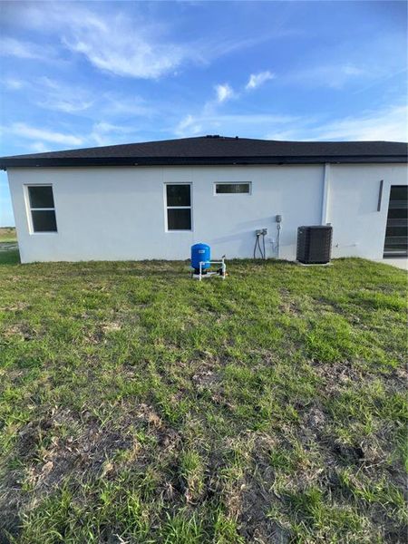 Exterior details and patio area of a home in , Frostproof (Image 22).