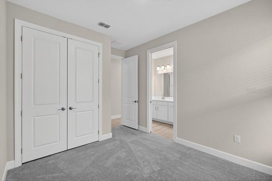 Spacious, unfurnished interior of a new home in Esplanade at Wiregrass Ranch, Wesley Chapel (Image 29).