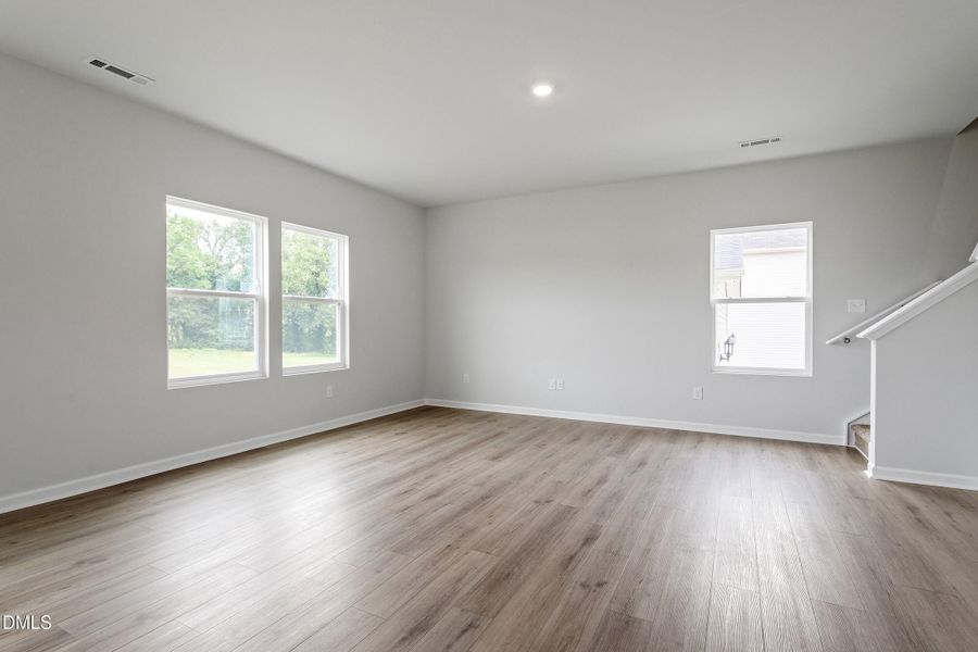 FMWeb03 (1) FMWeb03 (1)