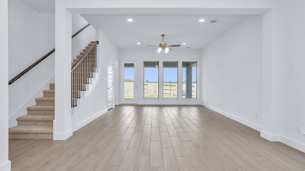 Spacious, unfurnished interior of a new home in Escondido, Magnolia (Image 14).