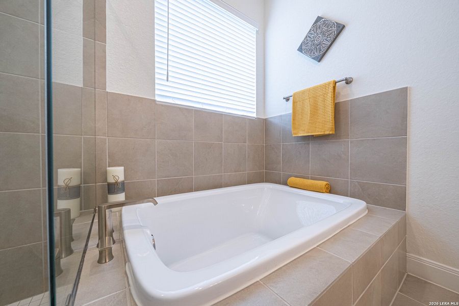 Image 35 of a home in Ladera - Laurel Hollow 60'.