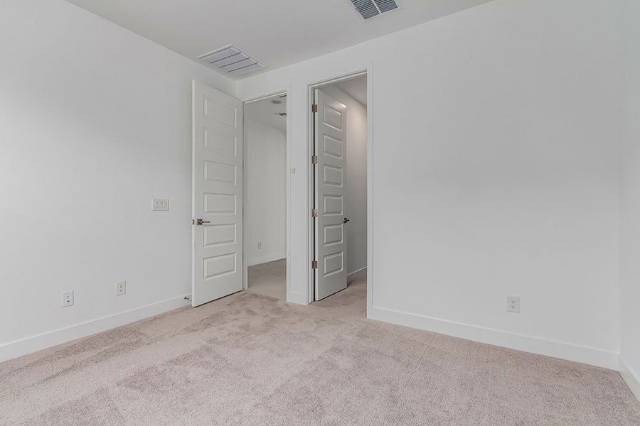 Spacious, unfurnished interior of a new home in Hawes Crossing, Mesa (Image 18). Spacious, unfurnished interior of a new home in Hawes Crossing, Mesa (Image 18).