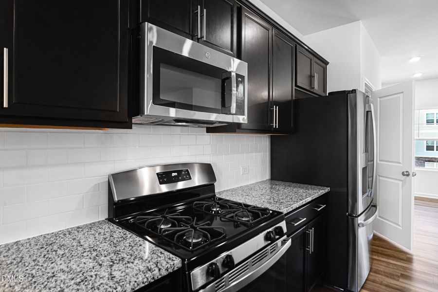 SUN_Stoneriver_Pic_Colton_Kitchen_6of7