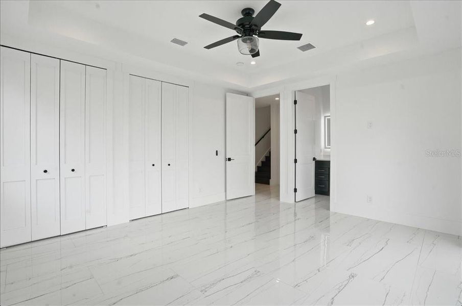 Spacious, unfurnished interior of a new home in , Englewood (Image 56).