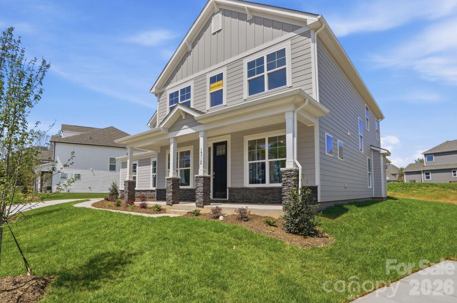 Exterior details and patio area of a home in Robinson Oaks, Gastonia (Image 4).