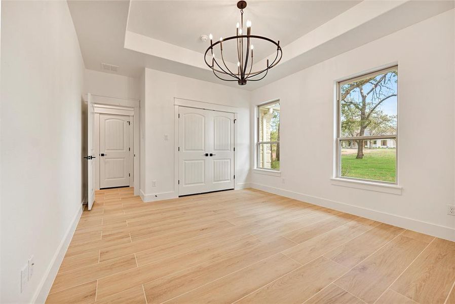 Office/Bedroom Office/Bedroom