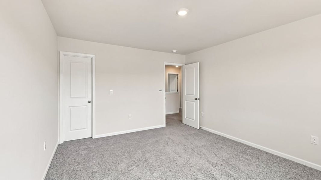 Spacious, unfurnished interior of a new home in Baxter Village, Boiling Springs (Image 29).
