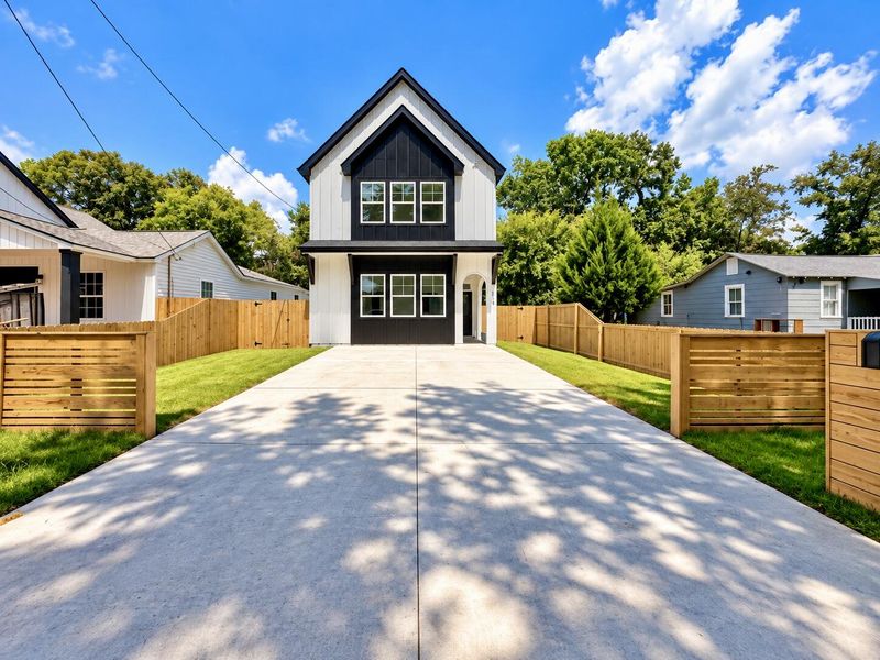 Front exterior of a new home in , North Charleston, SC, highlighting curb appeal (Image 27). Front exterior of a new home in , North Charleston, SC, highlighting curb appeal (Image 27).