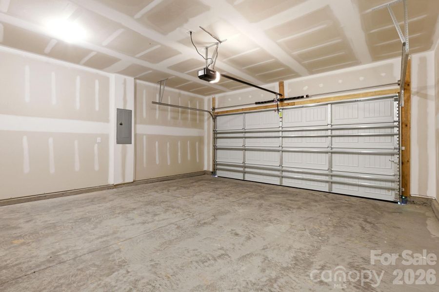 Spacious, unfurnished interior of a new home in Catawba Trace, Catawba (Image 18).