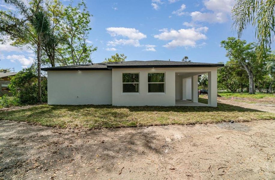 Exterior details and patio area of a home in , St. Cloud (Image 3).