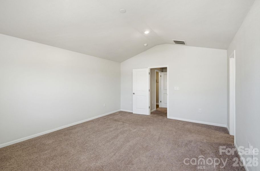 Spacious, unfurnished interior of a new home in , Shelby (Image 21).