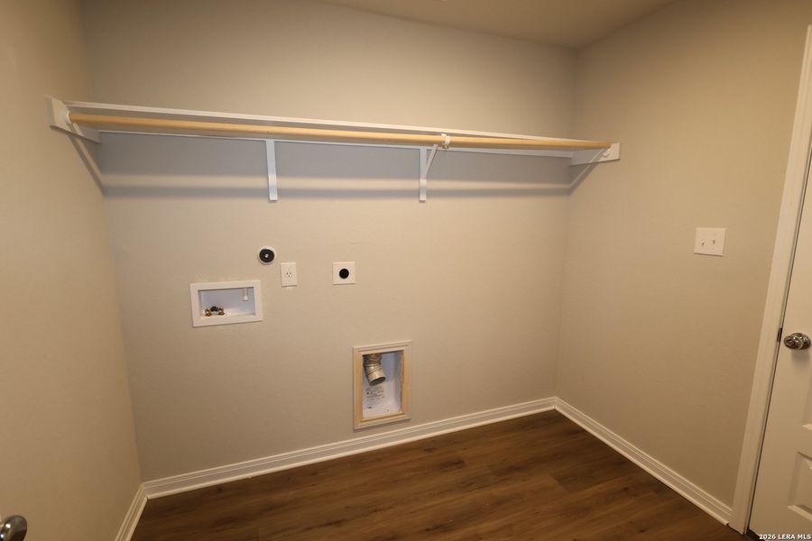 Spacious, unfurnished interior of a new home in Paloma Park, Converse (Image 26).