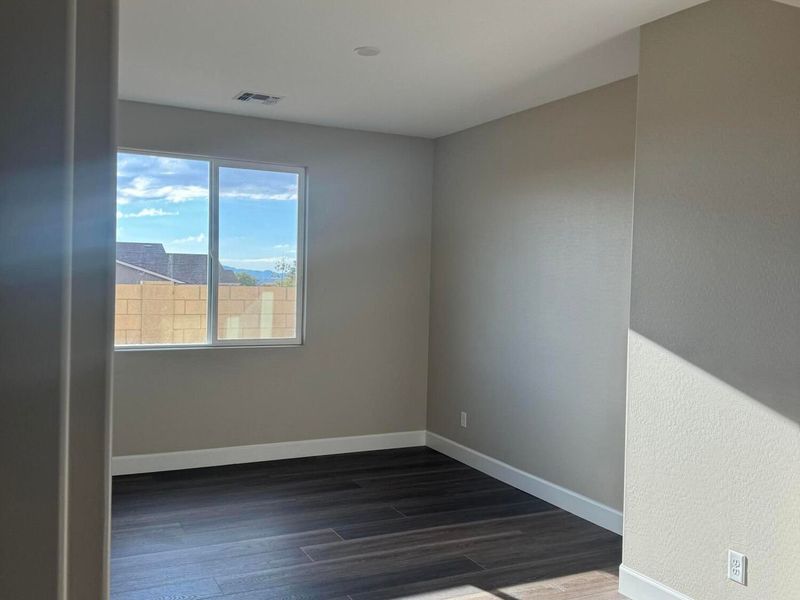 Spacious, unfurnished interior of a new home in Morningstar, Prescott Valley (Image 11).