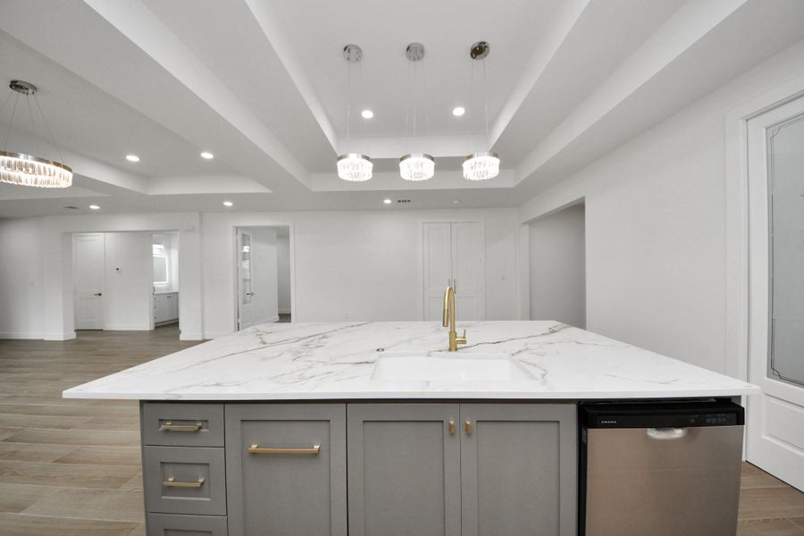 Kitchen Island perfect ro entertain. Kitchen Island perfect ro entertain.