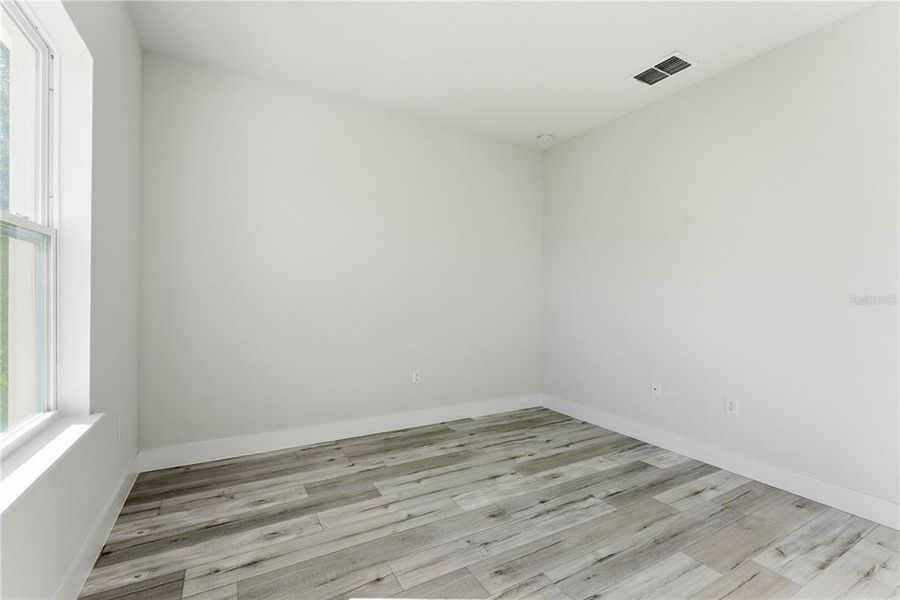 Spacious, unfurnished interior of a new home in , Ocala (Image 22).