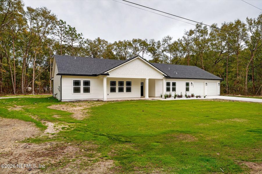 Exterior details and patio area of a home in , Middleburg (Image 16).