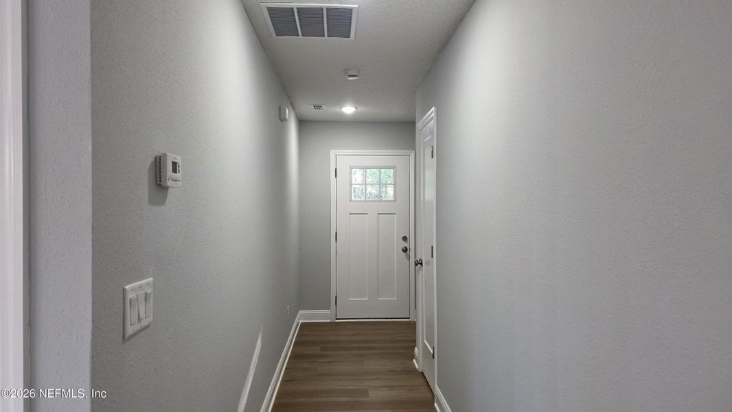 Spacious, unfurnished interior of a new home in , Jacksonville (Image 20).