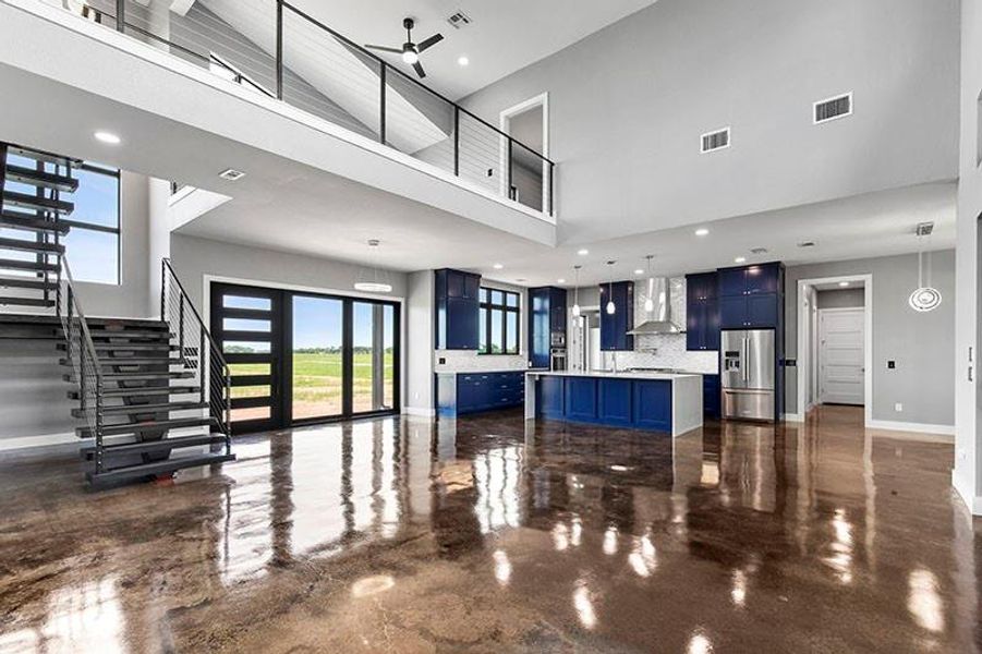 Spacious, unfurnished interior of a new home in , Sadler (Image 23).