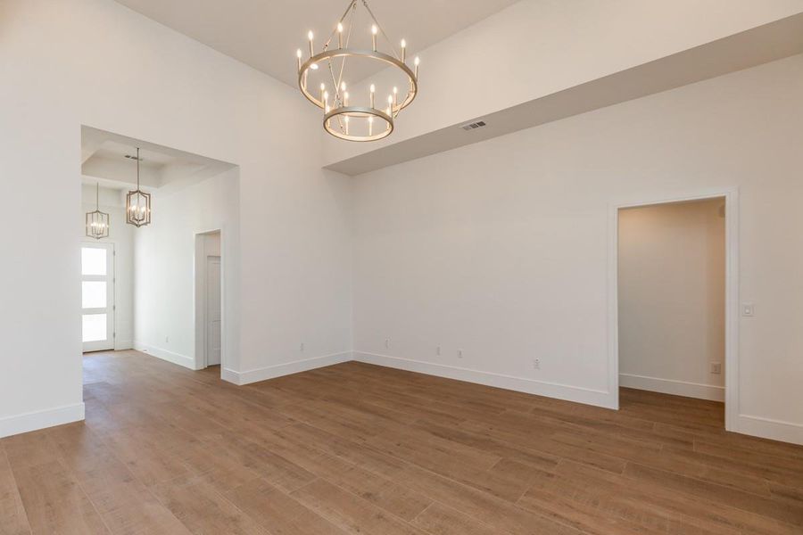 Spacious, unfurnished interior of a new home in , Beaumont (Image 21).