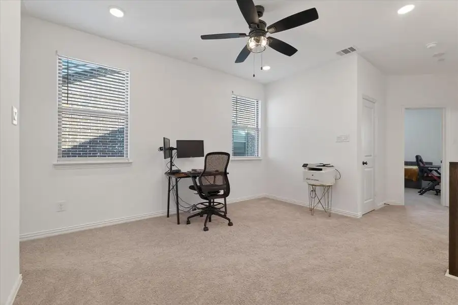 Furnished interior view inside a new home in , Sachse (Image 12).