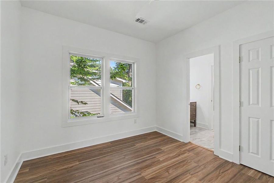 Spacious, unfurnished interior of a new home in , Atlanta (Image 34).