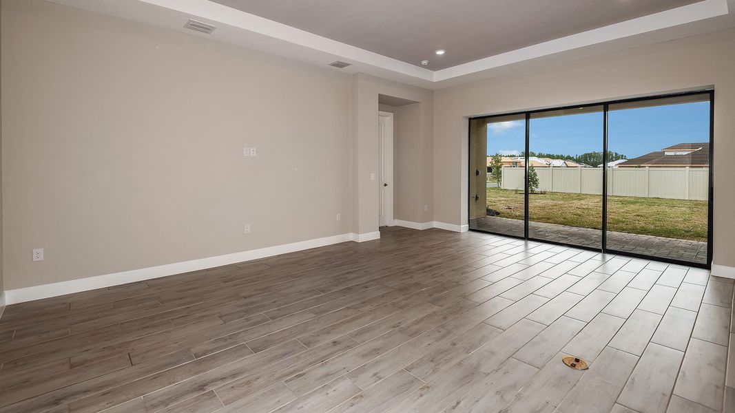 Spacious, unfurnished interior of a new home in Astor Creek Golf and Country Club, Port St. Lucie (Image 8).