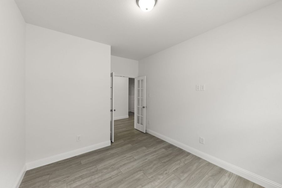 Spacious, unfurnished interior of a new home in Creekview Meadows, Pilot Point (Image 20).