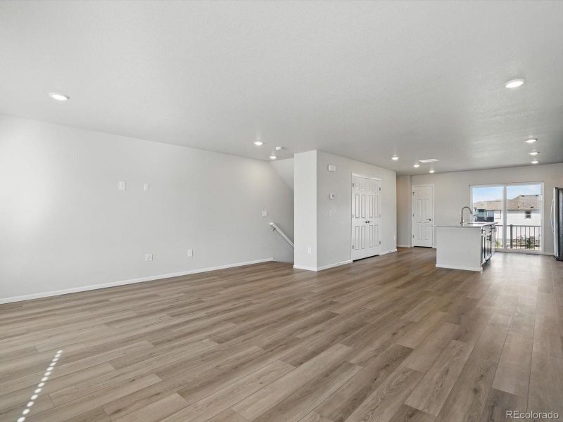 Spacious, unfurnished interior of a new home in Three Hills, Morrison (Image 20).