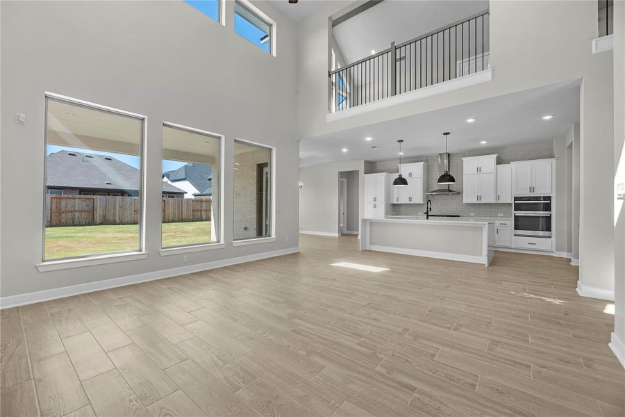 Representative image. Features, specifications, selections and colors may vary.