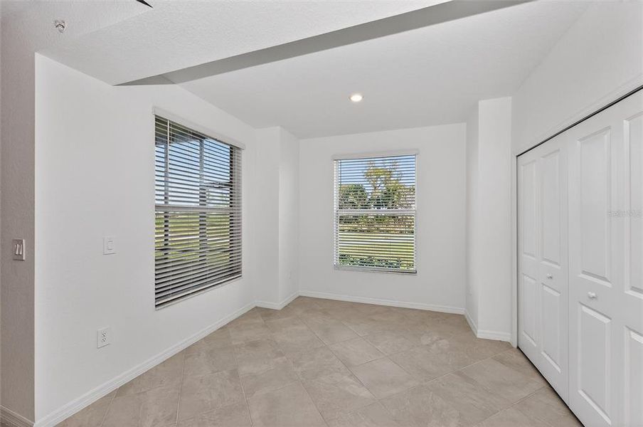 Spacious, unfurnished interior of a new home in Wellen Park Golf & Country Club, Venice (Image 20).