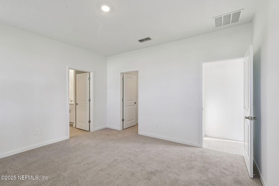 Spacious, unfurnished interior of a new home in Cypress Meadows - Signature Series, Jacksonville (Image 22).
