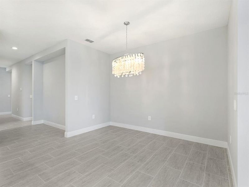 Spacious, unfurnished interior of a new home in , Venice (Image 35).