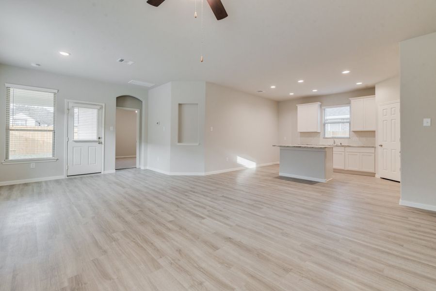 Representative unfurnished interior of a home built from the Floor Plan 1784 by Colina Homes in Tidwell Lakes, Houston (Image 29).