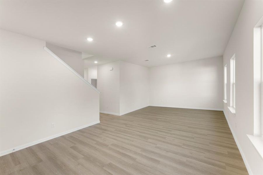 10. 1413 Steadman - Dining (2)