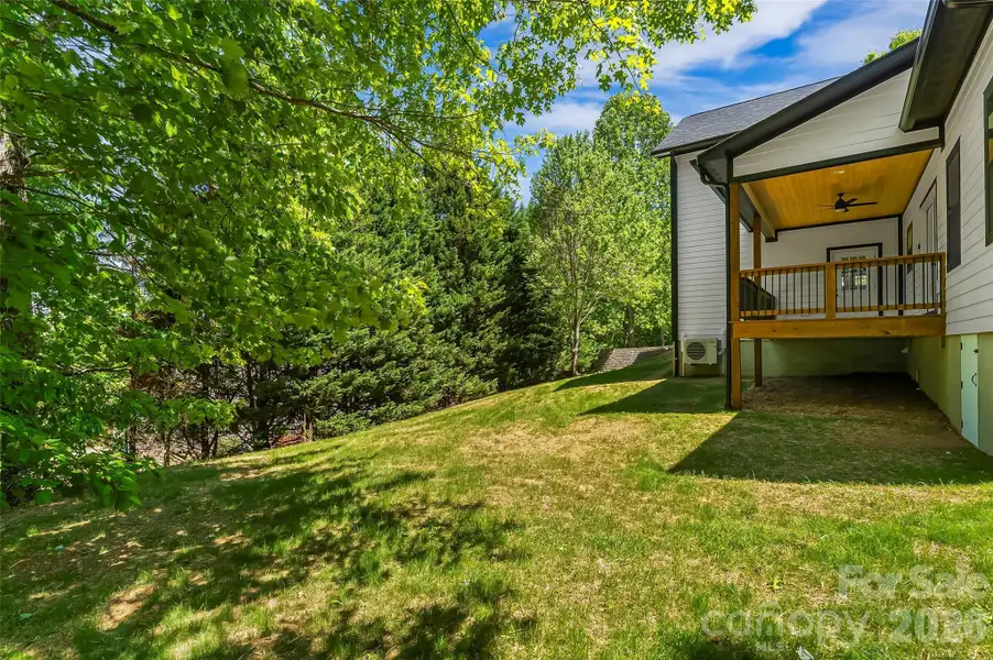 Exterior details and patio area of a home in , Marion (Image 4).