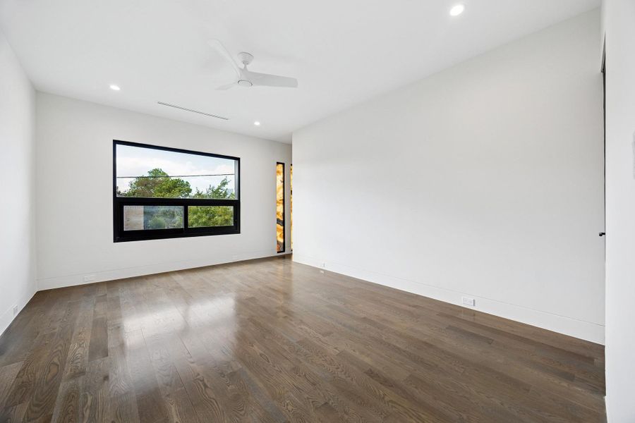 Third bedrrom on the second floor with balcony