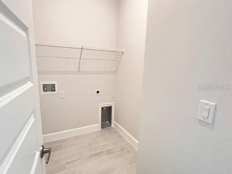 Spacious, unfurnished interior of a new home in Abbey Glen, Dade City (Image 7).