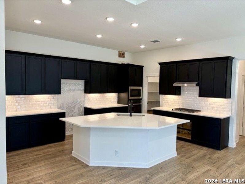 Furnished interior view inside a new home in The Crossvine, Schertz (Image 29). Furnished interior view inside a new home in The Crossvine, Schertz (Image 29).