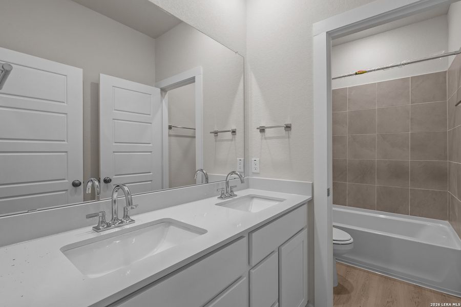 Furnished interior view inside a new home in Hiddenbrooke, Seguin (Image 4).