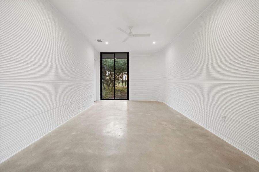 Spacious, unfurnished interior of a new home in Wimberley Springs, Wimberley (Image 23).