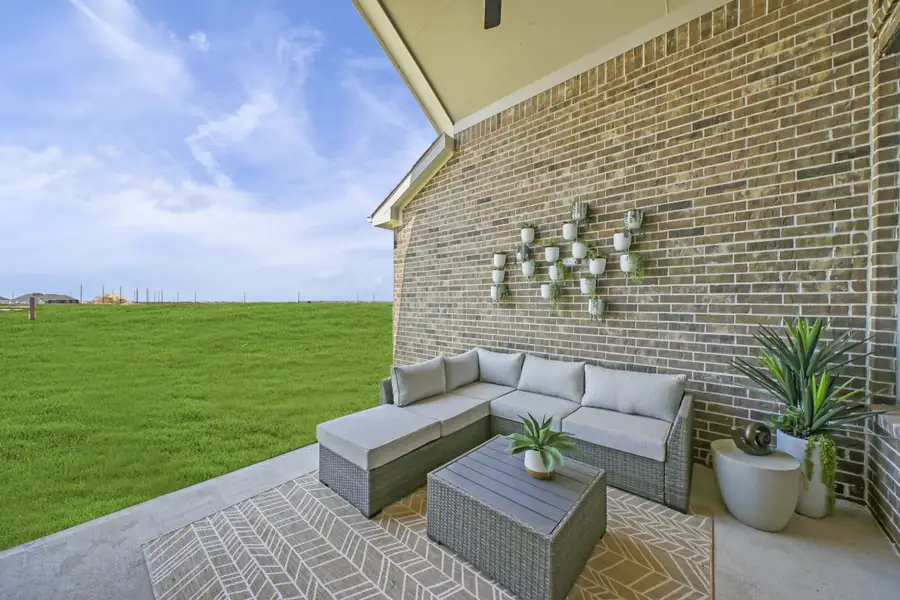 Exterior details and patio area of a home in Jordan Ranch, Fulshear (Image 3).