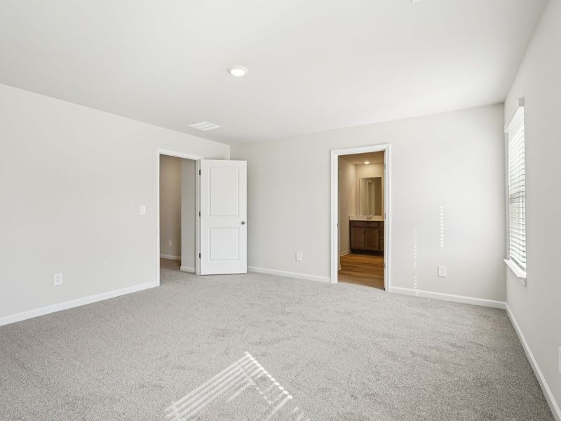 Spacious, unfurnished interior of a new home in Manning Mill, Adairsville (Image 20).