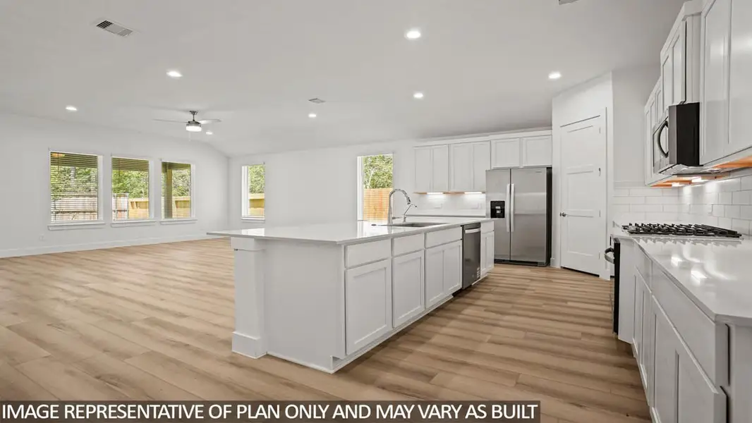 Furnished interior view inside a new home in Silverthorne, Conroe (Image 4). Furnished interior view inside a new home in Silverthorne, Conroe (Image 4).