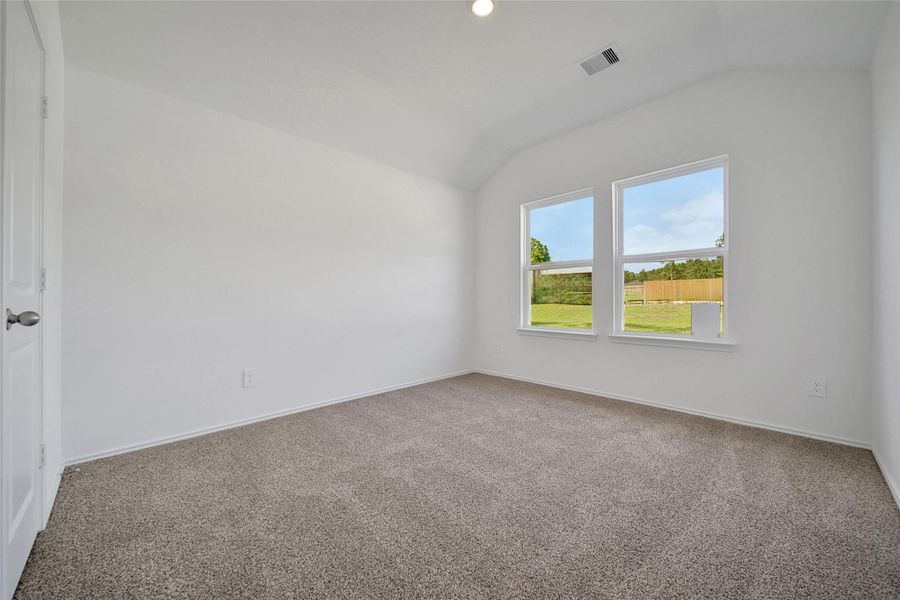 Spacious, unfurnished interior of a new home in Williams Reserve East, Conroe (Image 19).