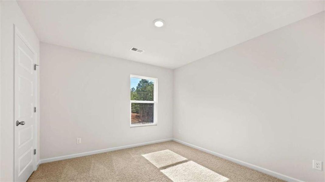 Spacious, unfurnished interior of a new home in Poplar Preserve, Newnan (Image 23).