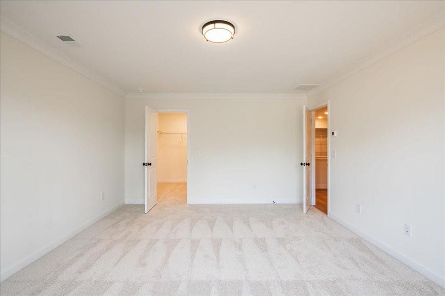 Spacious, unfurnished interior of a new home in Cherokee Township, Acworth (Image 31).